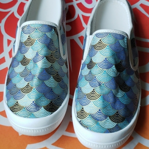 Shoes - 🧜‍♀️ Mermaid scale/scallop slip-on flat